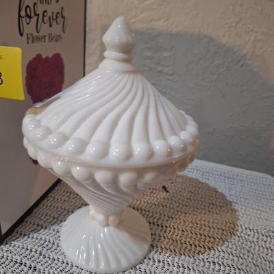 Sale Photo Thumbnail #496: Flower bear and milk glass dish