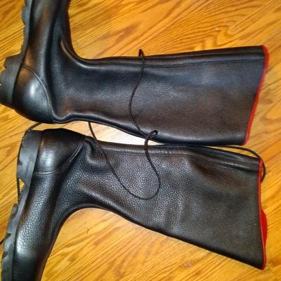 Sale Photo Thumbnail #658: these have the mark on bottom of a 6 but they are much larger - all of the other shoes in this estate were size 13D so we aren't sure about these, they should also be 13 and they seem to be but are marked 6