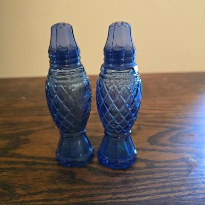 Avon Blue glass salt and pepper set