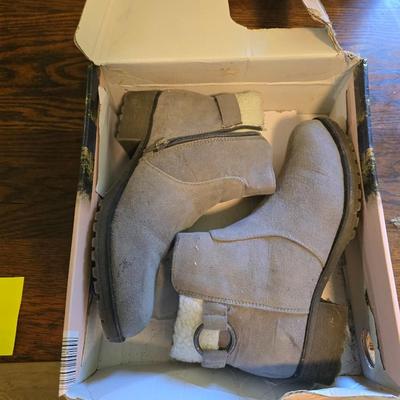 Ladies boots