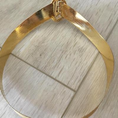 Beautiful vintage, gold, toned collar statement necklace very cool