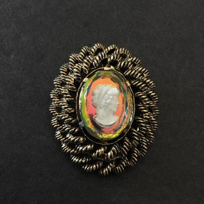 Vintage cameo brooch, signed Garrys