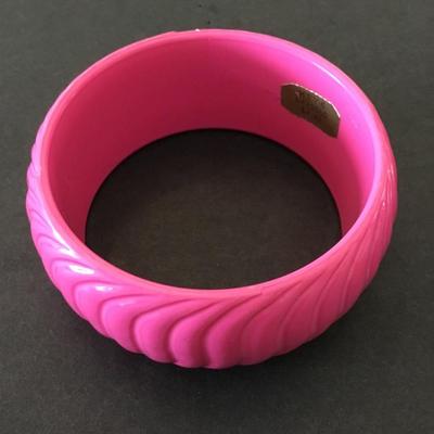 Cute, vintage, hot pink bangle bracelet