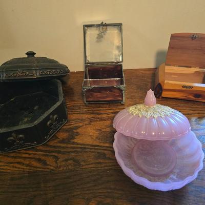 Trinket boxes