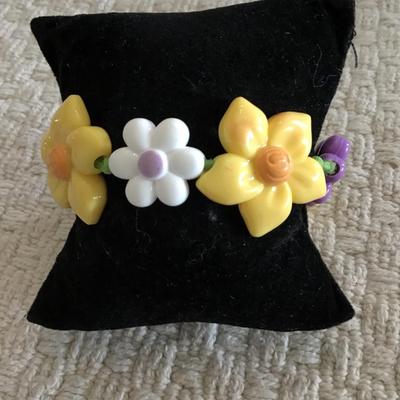 Cute flower charm bracelet