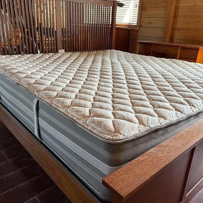 Mission Style King Sized Bed - Oak