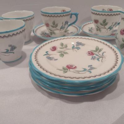 Assorted Roslyn China 'Derwent' Pattern- Approx 14 Pieces