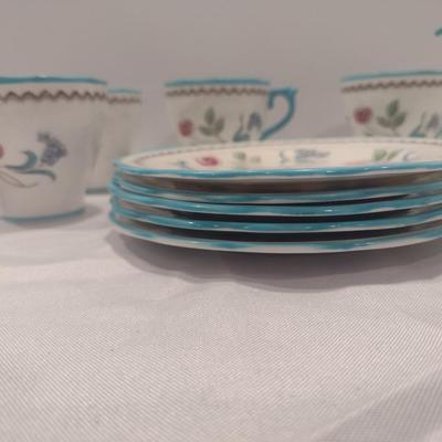 Assorted Roslyn China 'Derwent' Pattern- Approx 14 Pieces