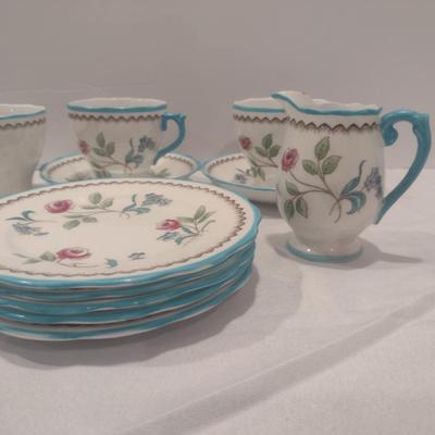 Assorted Roslyn China 'Derwent' Pattern- Approx 14 Pieces