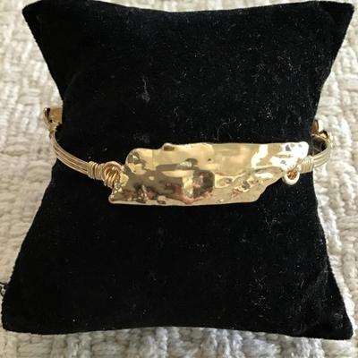 Gold tone bracelet