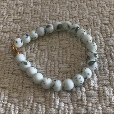 Unique beaded stretch bracelet