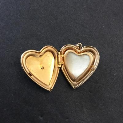 Beautiful, vintage, gold filled heart locket pendant