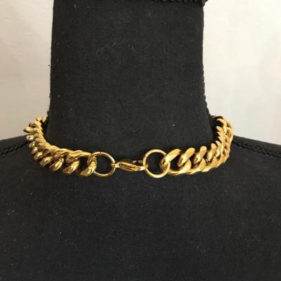 Heavy chunky, excellent condition gold toned chain necklace