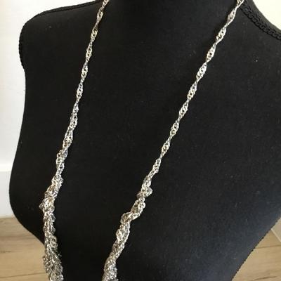 Very nice Silvertone statement chain necklace