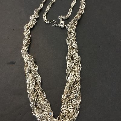 Very nice Silvertone statement chain necklace