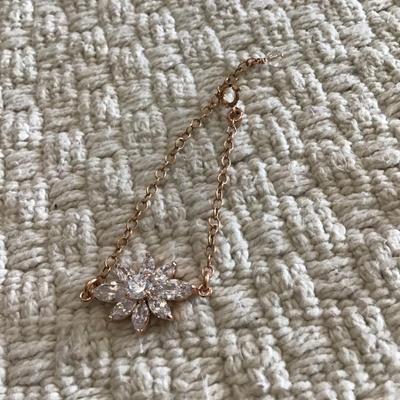 Beautiful bracelet with authentic crystal