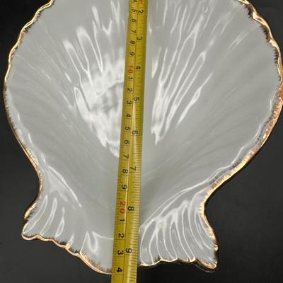Andrea by Sadek Porcelain Shell Dish