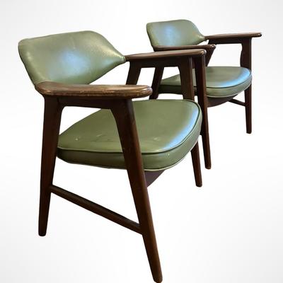 Pair of Mid Century Paoli Chair Company Green Armchairs