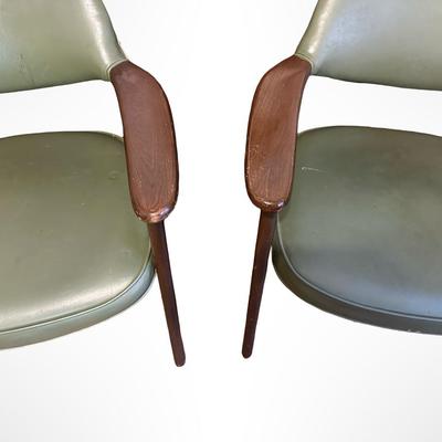 Pair of Mid Century Paoli Chair Company Green Armchairs