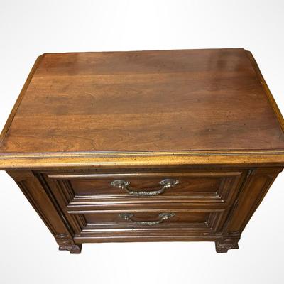 Thomasville Traditional 2-Drawer Nightstand