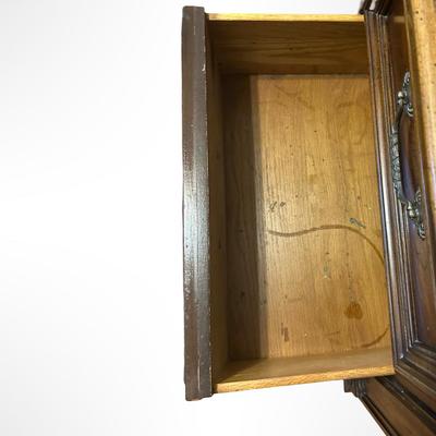 Thomasville Traditional 2-Drawer Nightstand