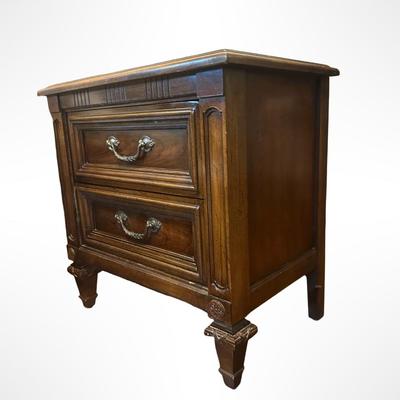 Thomasville Traditional 2-Drawer Nightstand