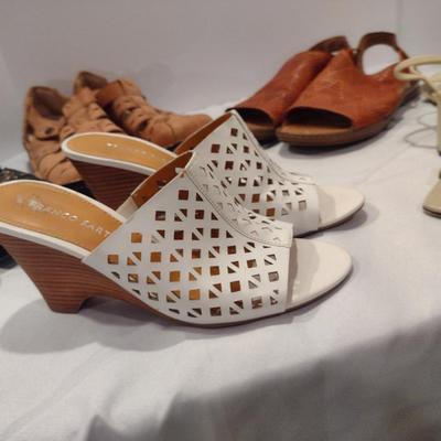 Collection of Ladies Shoes- Assorted Makers: Alegria, Clark's, Madeline, Franco Sarto - Approx Sixe 8 1/2