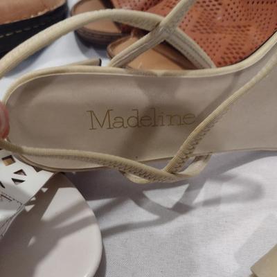 Collection of Ladies Shoes- Assorted Makers: Alegria, Clark's, Madeline, Franco Sarto - Approx Sixe 8 1/2