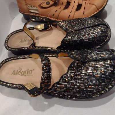 Collection of Ladies Shoes- Assorted Makers: Alegria, Clark's, Madeline, Franco Sarto - Approx Sixe 8 1/2