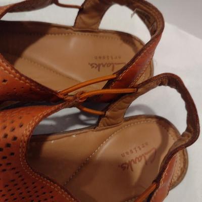 Collection of Ladies Shoes- Assorted Makers: Alegria, Clark's, Madeline, Franco Sarto - Approx Sixe 8 1/2