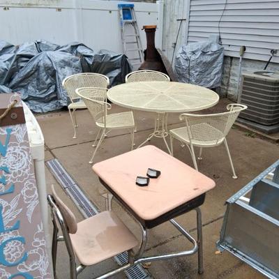 Woodard Outdoor Set 