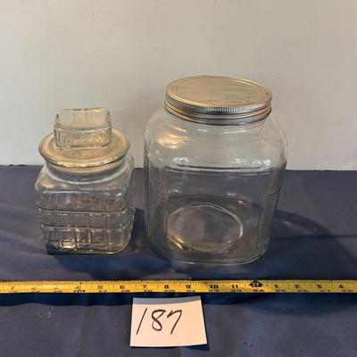 Jar Lot.