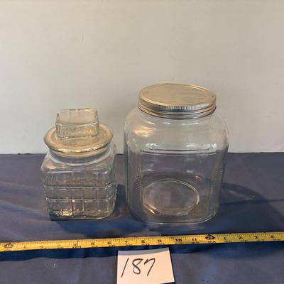 Jar Lot.