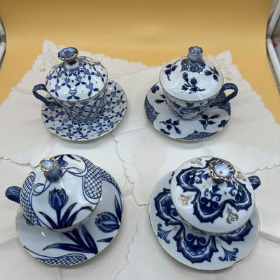 Sale Photo Thumbnail #416: New in box
4 cups, saucers, cup covers/lids