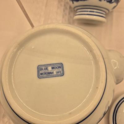 Sale Photo Thumbnail #437: New, Teapot and 4 cups