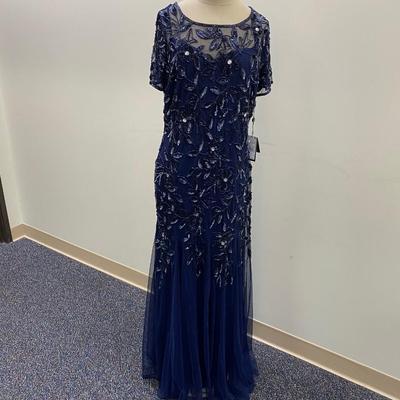 Sale Photo Thumbnail #452: Size 14   Beaded Sequin   Kick Hem   Extra sequins
Beaded by hand   back zipper    original price $300 
New with tags