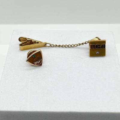 LOT 70J: Two 10K Gold Vintage RCA Pins - 3.8 gtw
