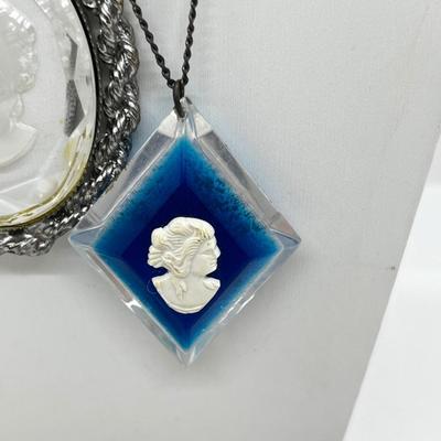 Sale Photo Thumbnail #952