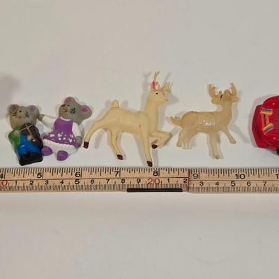 LOT 88D: Vintage Little Golden Books Including Mother Goose & Frosty The Snowman, A Giant Little Golden Book My Christmas Treasury,...
