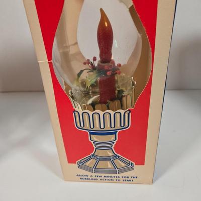 LOT 93D: 3 Vintage ACLA Bubbling Electric Christmas Lamps