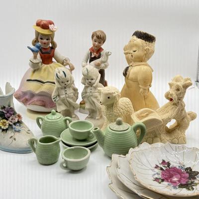 LOT 106: Large Vintage Ceramics Collection
