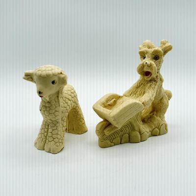 LOT 106: Large Vintage Ceramics Collection