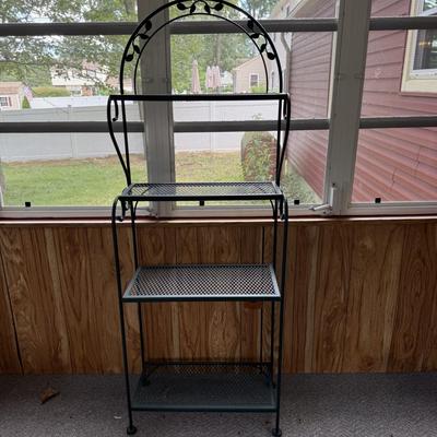LOT 113P: Vintage Porch Furniture Set - Measurements below