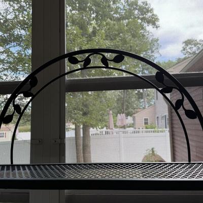 LOT 113P: Vintage Porch Furniture Set - Measurements below