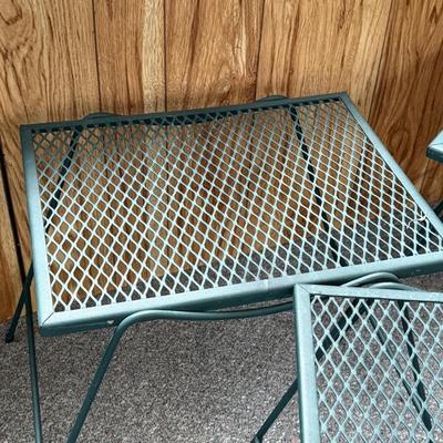 LOT 113P: Vintage Porch Furniture Set - Measurements below