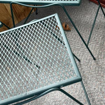 LOT 113P: Vintage Porch Furniture Set - Measurements below