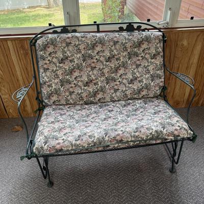 LOT 113P: Vintage Porch Furniture Set - Measurements below