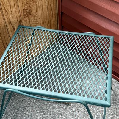 LOT 113P: Vintage Porch Furniture Set - Measurements below