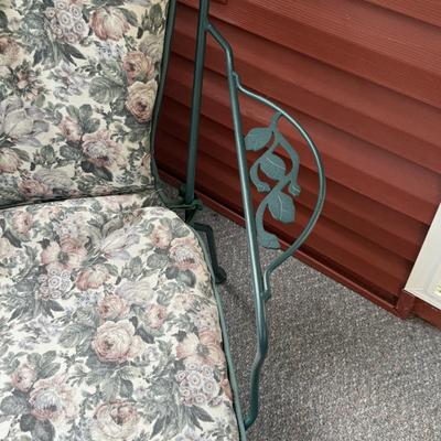 LOT 113P: Vintage Porch Furniture Set - Measurements below