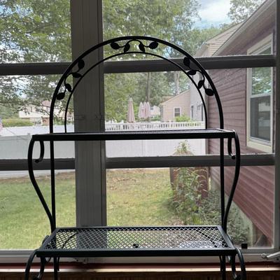 LOT 113P: Vintage Porch Furniture Set - Measurements below